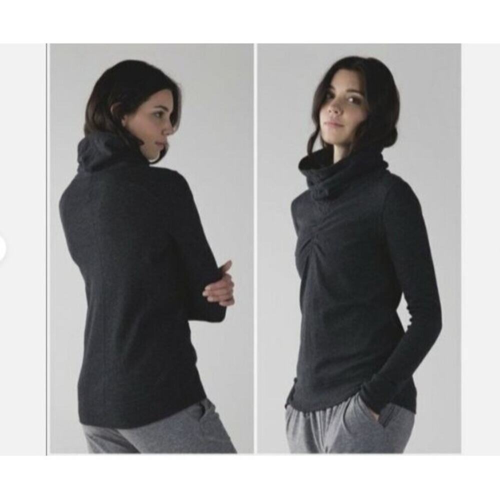 Lululemon In a Cinch Long Sleeve Tee Reversible Pullover Gray Stripe Cowl Neck